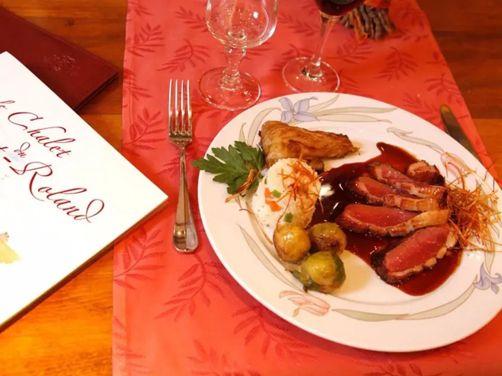 Logis Hôtel Restaurant Le Chalet du Mont Roland
