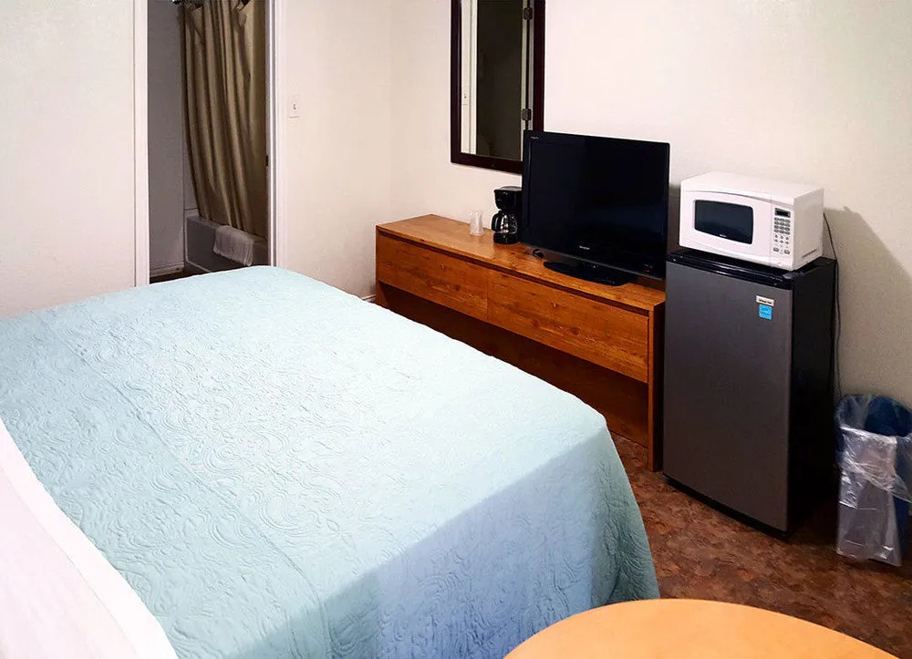 Blue Palm Inn