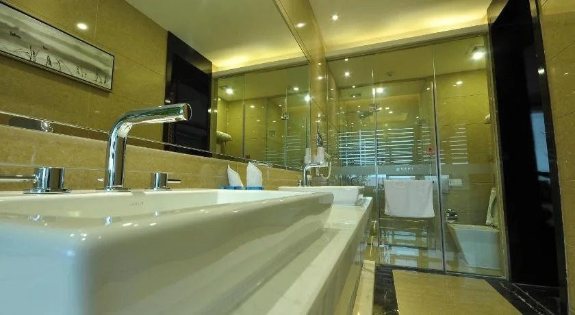 Jin-Tai Holiday Hotel