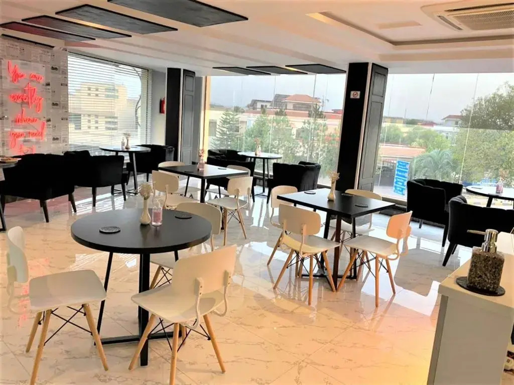 Esquire Hotel Apartments
