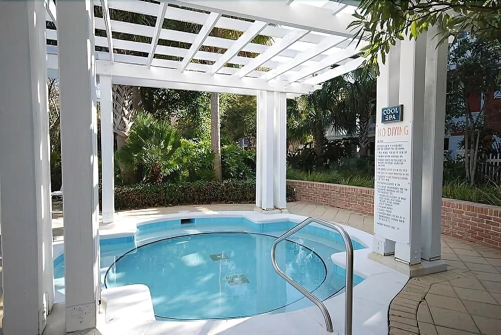Le Jardin 158 - 3BR 3.5ba -