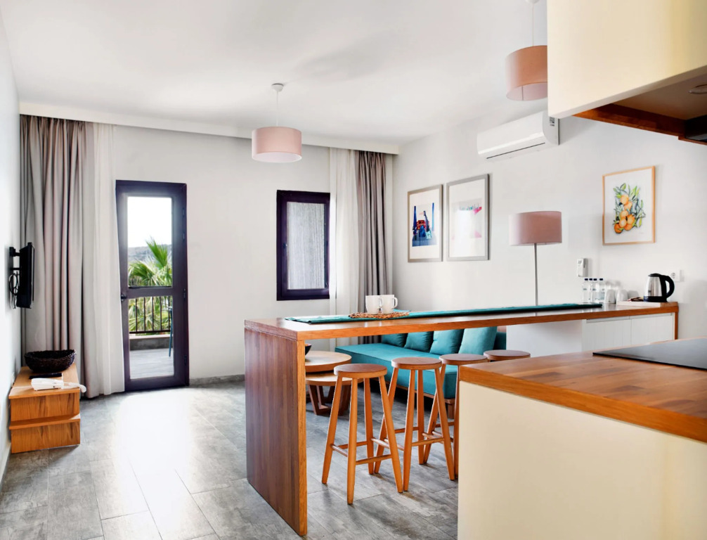 Dorman Suites