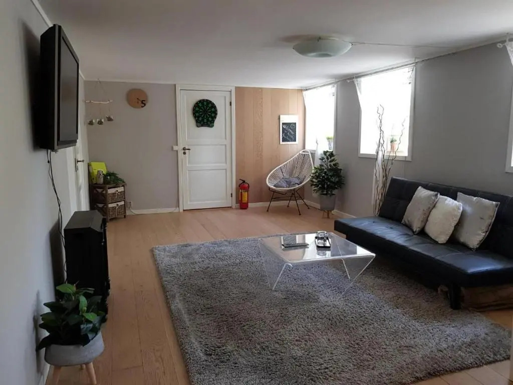 BnB Apartment 1 Nice & Cozy"central 2 Rooms by Berti