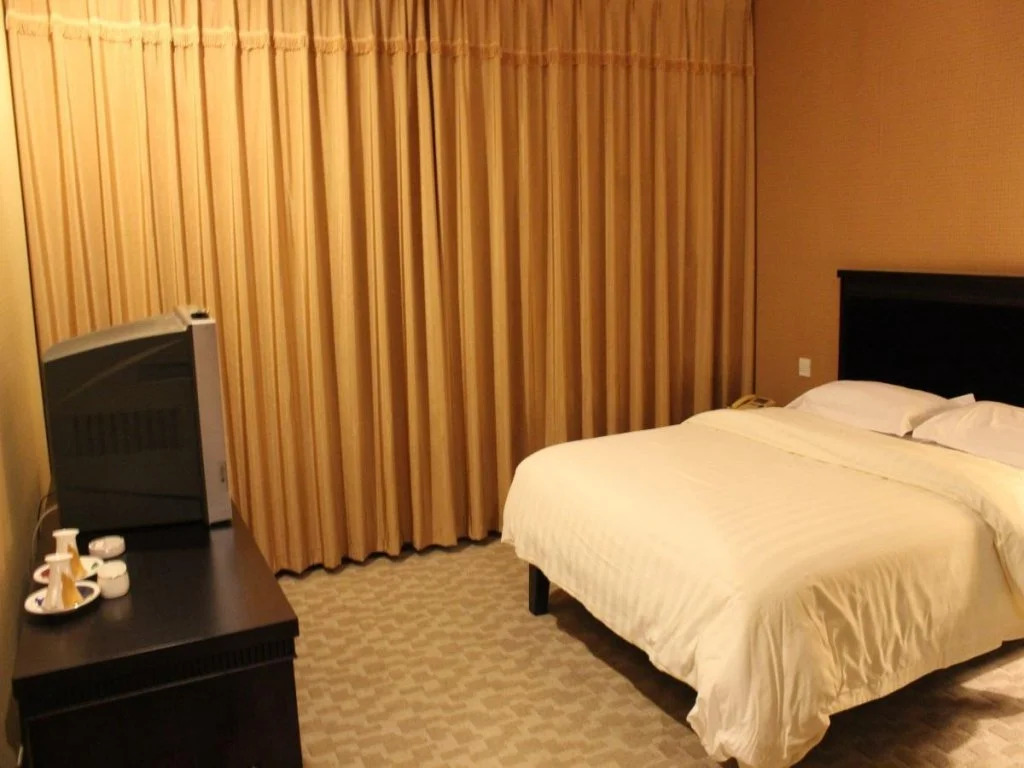 Eagle Canyon Hotel