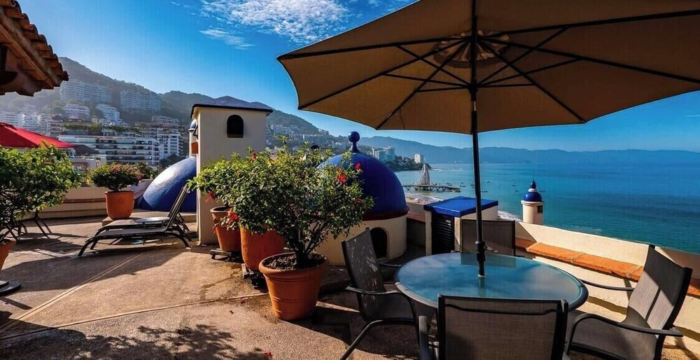 Ocean View 2Br Condo-balcony-beach-pool - 603