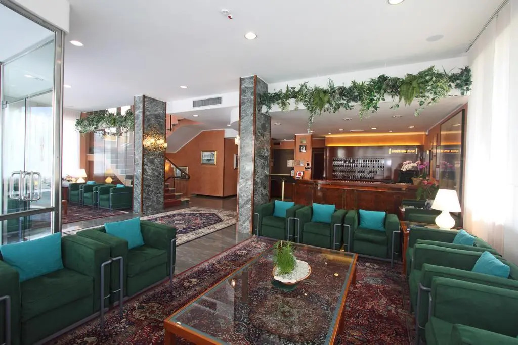 Hotel Bellevue Et Mediterranée