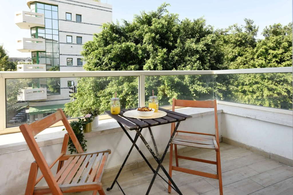 Great 3 Bedroom Apartment in The Heart of Tel Aviv