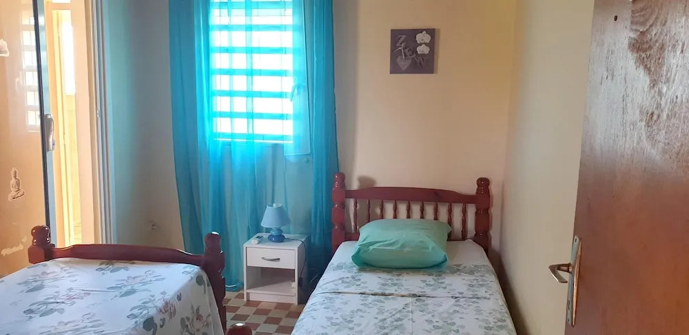 House With 2 Bedrooms in Sainte-anne, With Enclosed Garden and Wifi -