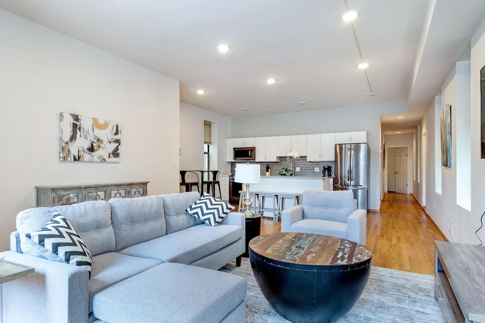 1220 Augusta