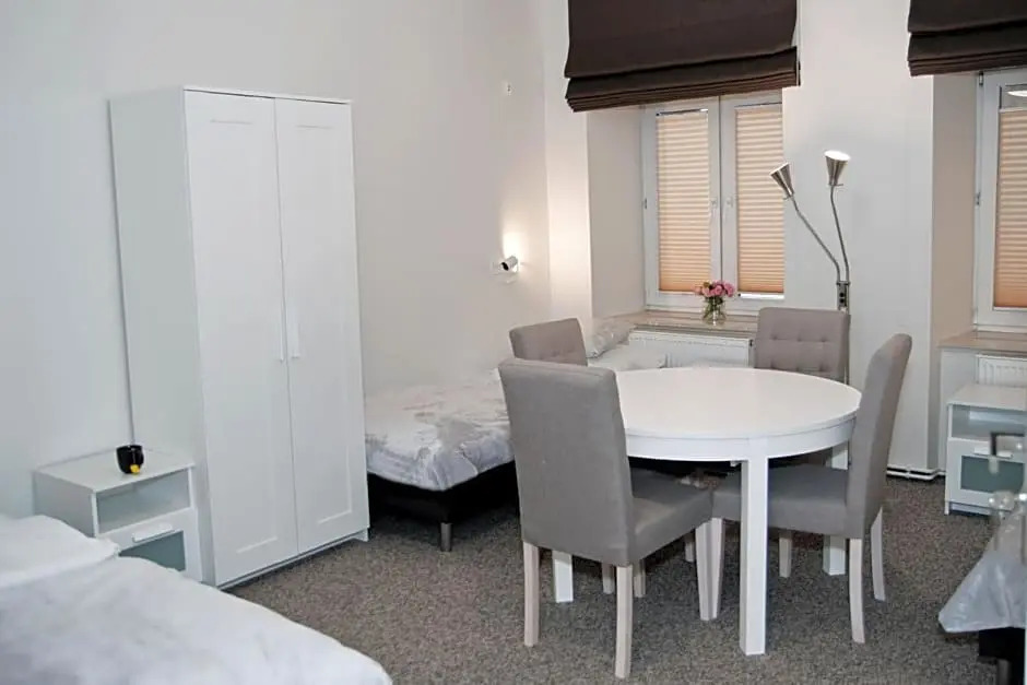 Rodmos Hostel