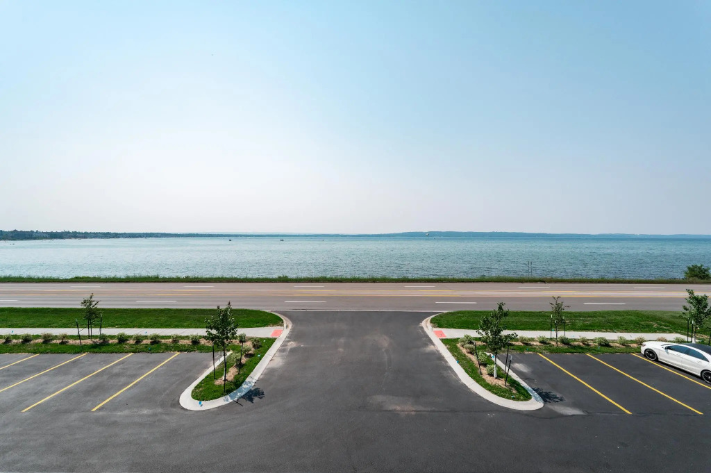 Gold Coast Inn ⁀➷ Breathtaking Sunsets ➠ Standard Lake View Room ➠ 106
