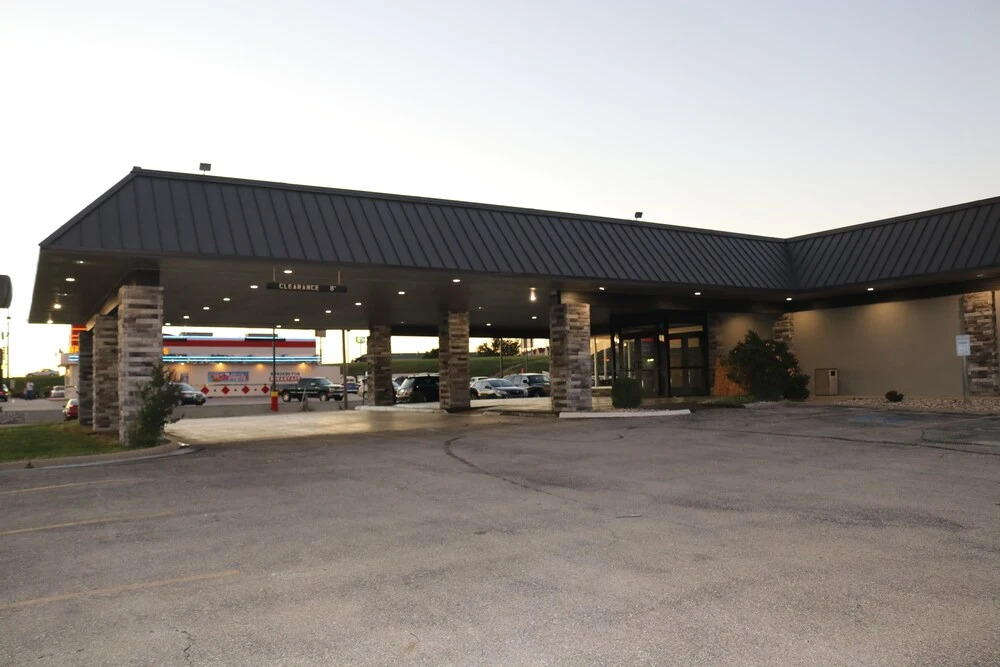 Clarion Inn & Conference Center