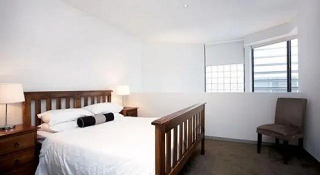 Astra Apartments - St Kilda Rd