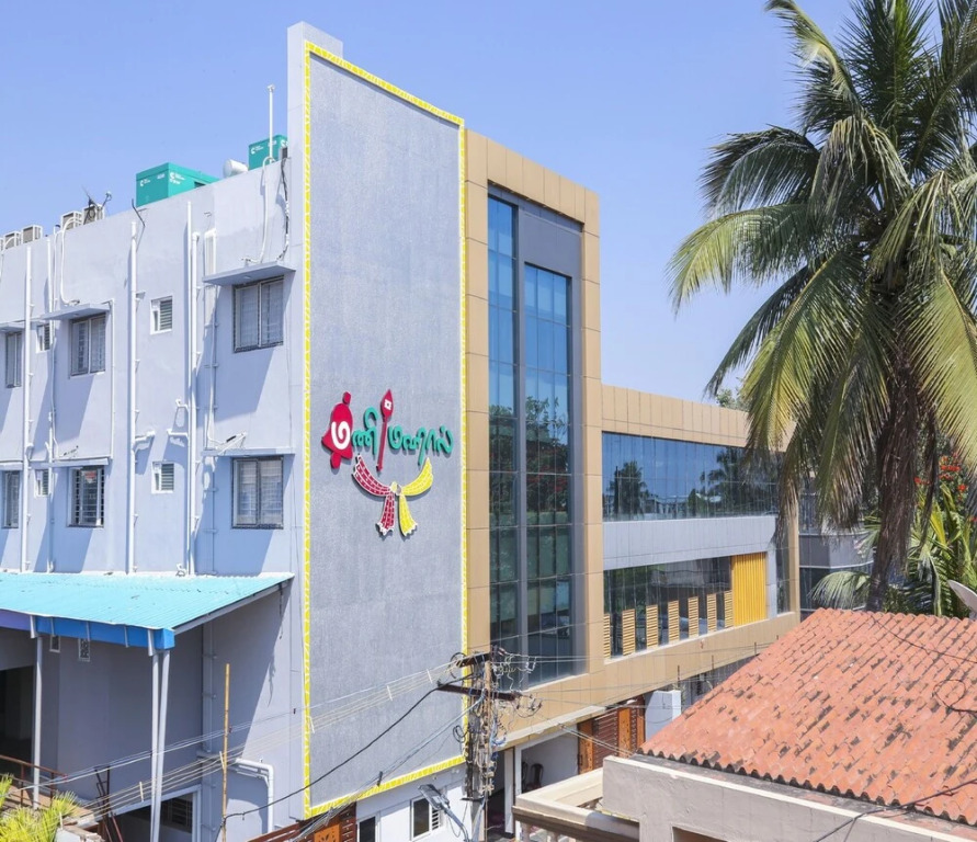 FabHotel Manis Residency