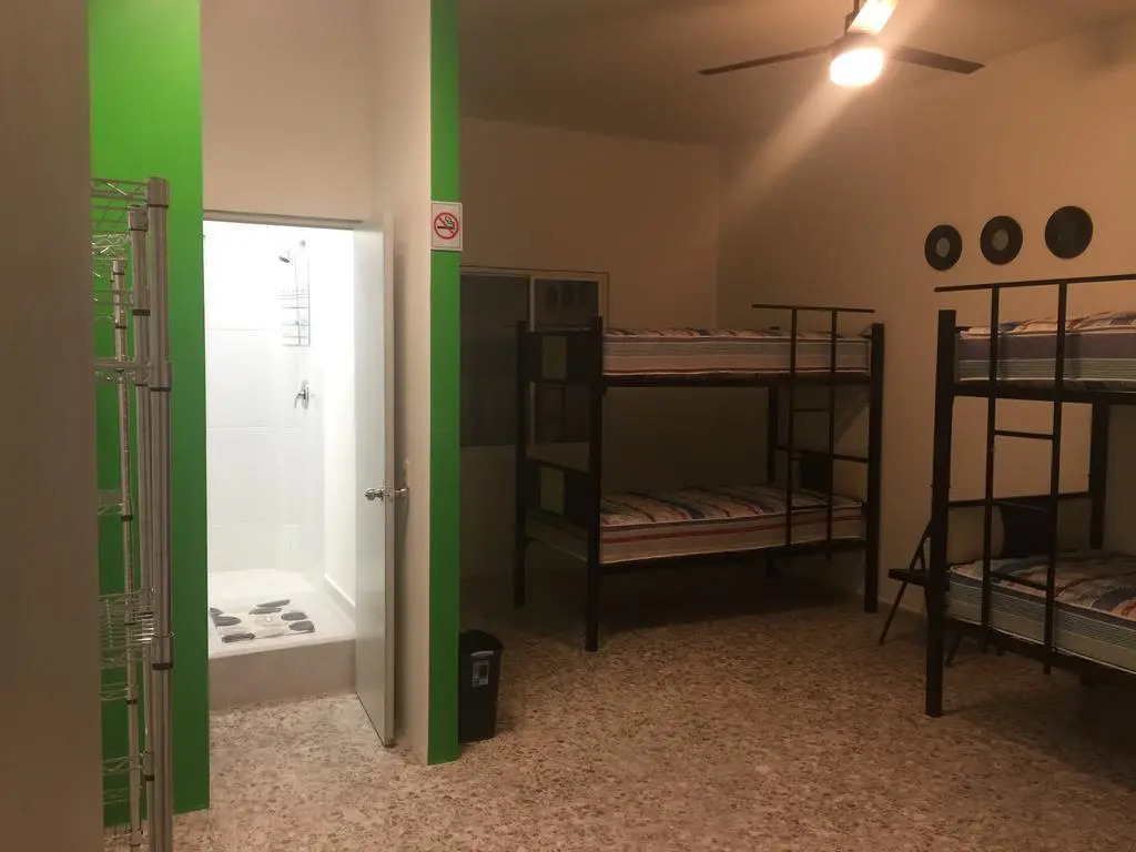Unidades Privadas con AC-TV-WiFi y Estacionamiento en Centro de MTY