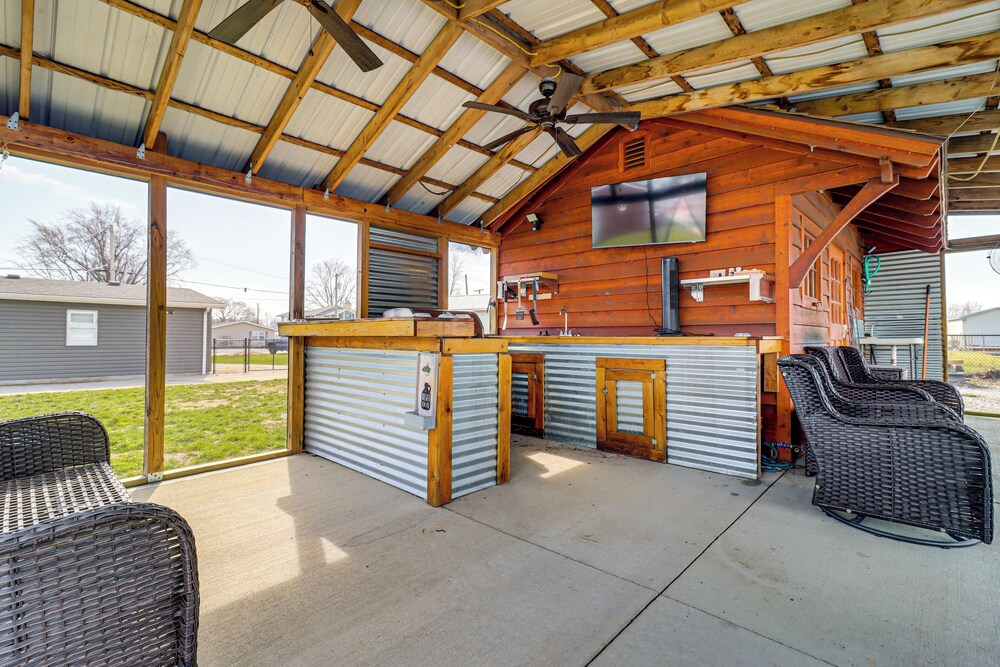 75' Private Dock! Waterfront Nugent's Canal Home