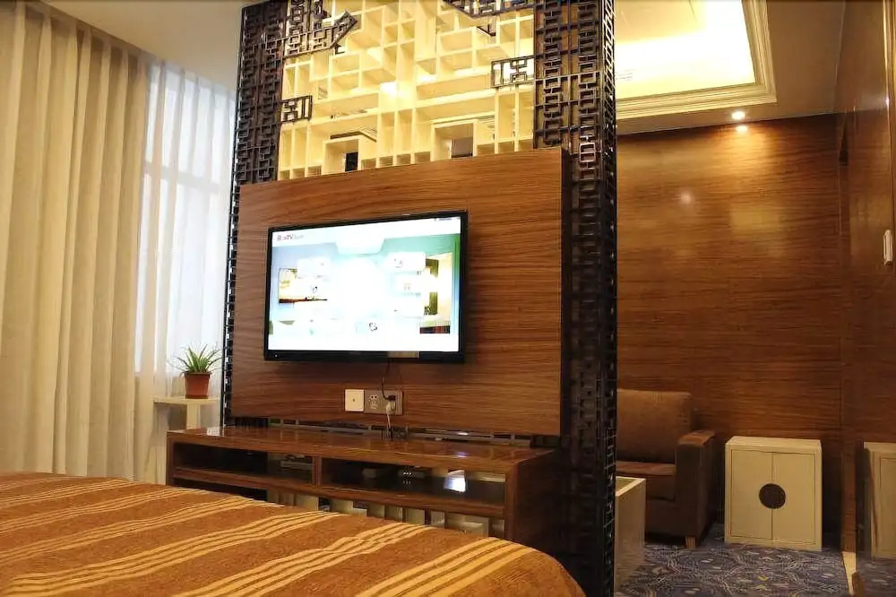 ZiJinTongXin Hotel