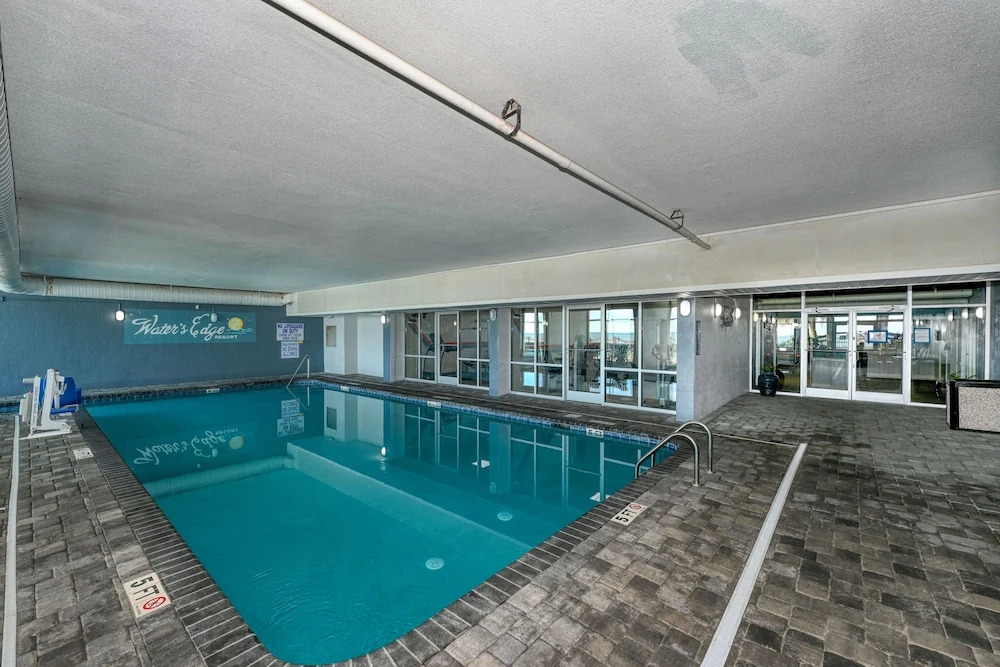 0710 Waters Edge Resort 1 Bedroom Condo by RedAwning