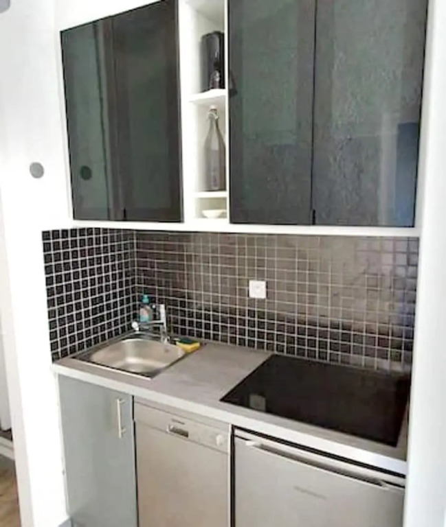 Apartment with One Bedroom in Saint-Raphaël, with Pool Access And Enclosed Garden - 600 M From the Beach