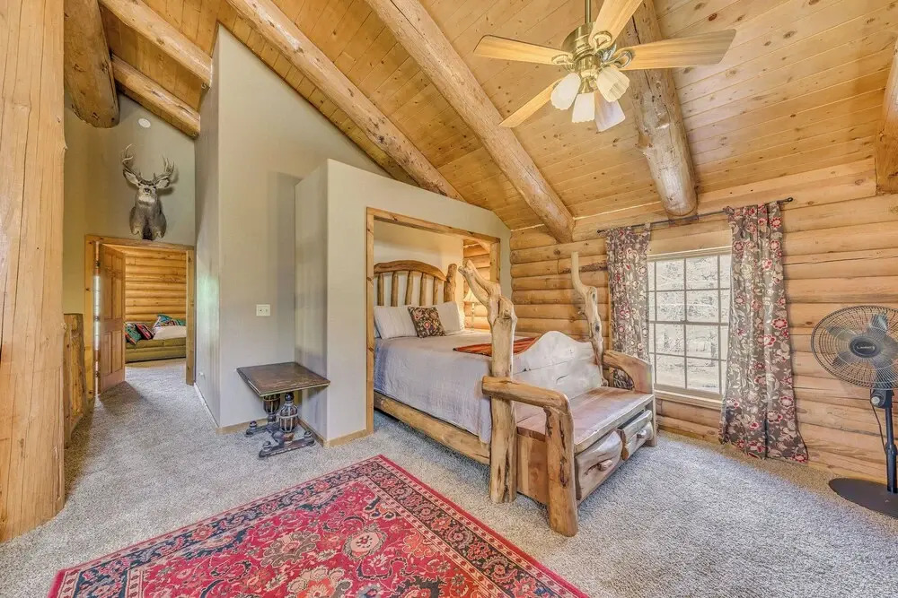 Cozy Alto Cabin on 2 Acres: Near Fishing & Skiing!