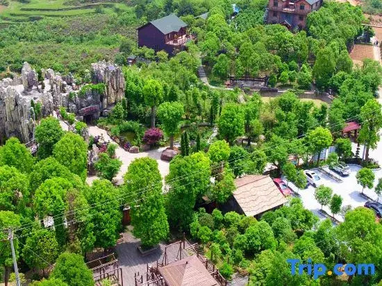 Sweetome Vacation Rentals (Wencheng Tianding Lake)