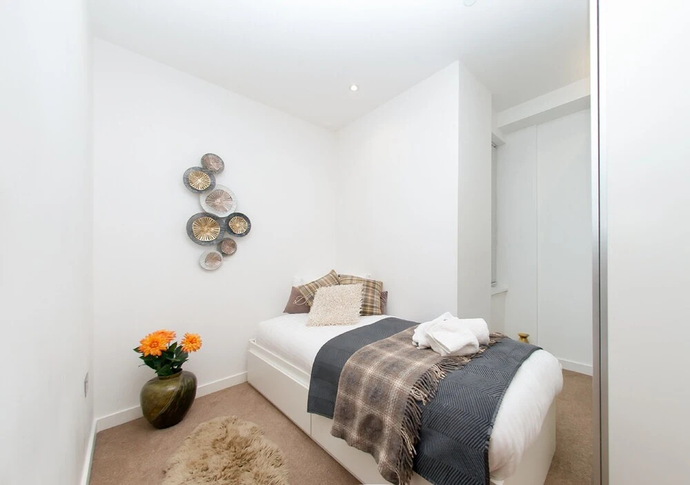 Select Serviced Accommodation - Summit House