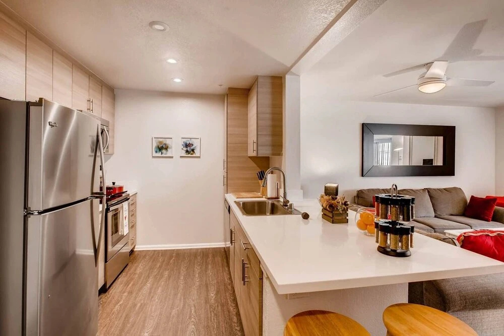H4 - #1 Beautiful San Diego Location Dual Master 2BR/2Bath With Free Parking!