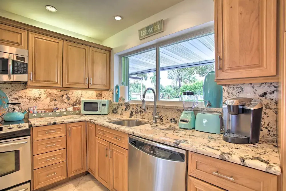 1 Mi to Deerfield Beach: Home w/ Outdoor Oasis!