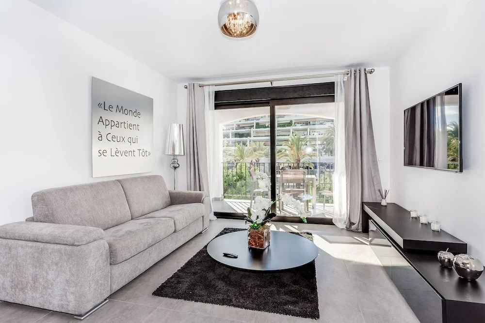 by RIVA - Beautiful 1 Bedroom Chic Apartment in Banus Gardens