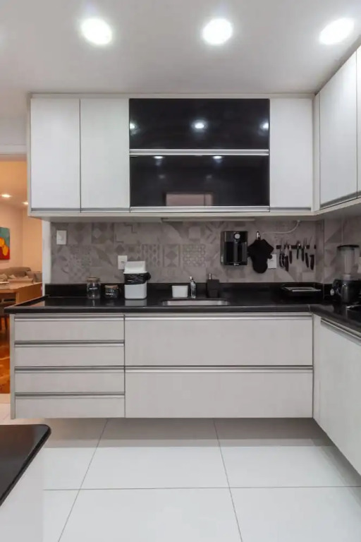 10-min Walk to Copacabana Beach Stc302