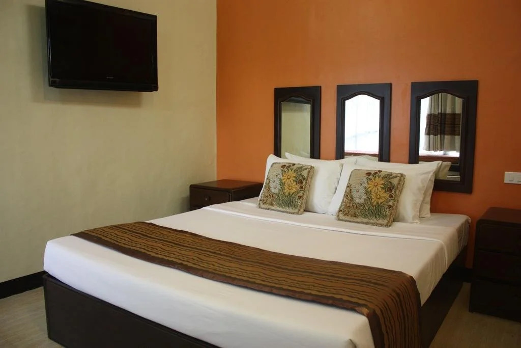 La Piscine Bed & Breakfast