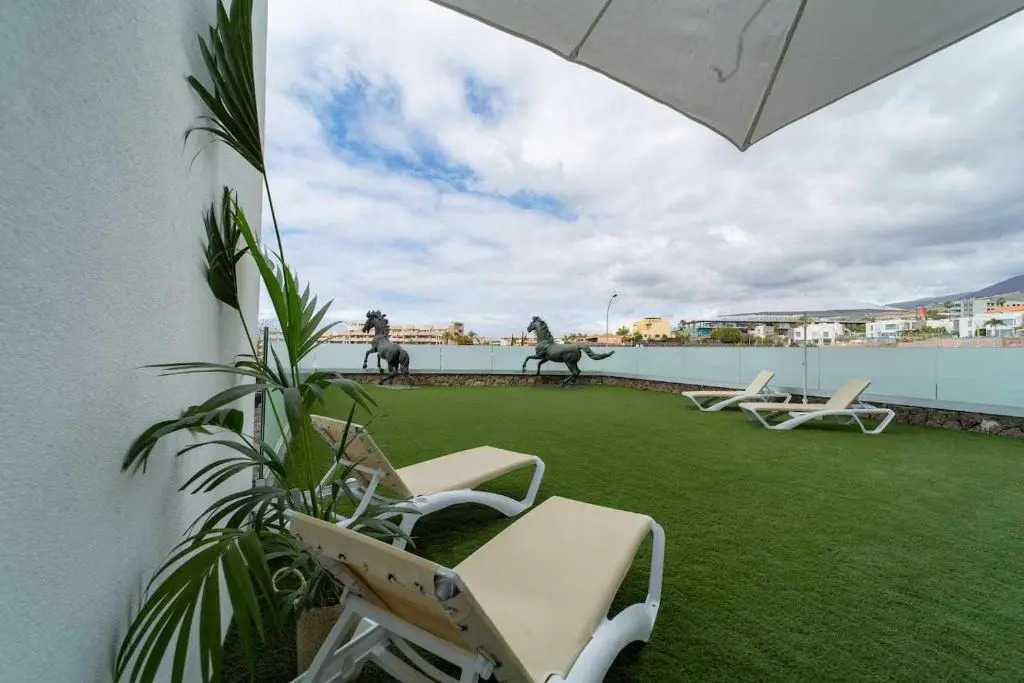 Ocean Garden Suite 10 con jardín privado