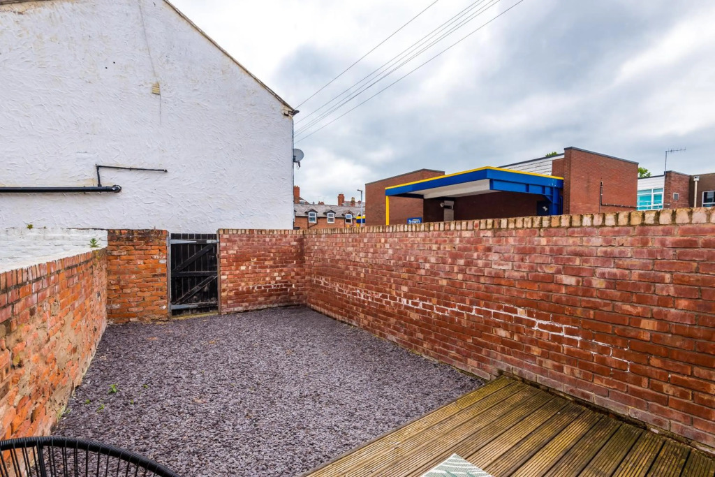 Stylish 2-bed home in Chester City-Centre by 53 Degrees Property, ideal for Couples & Small groups, Great Location - Sleeps 5