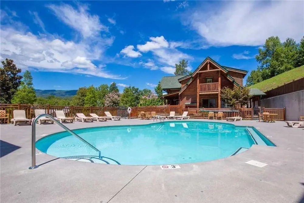 Serenity Peak 3 Bedroom Home with Hot Tub