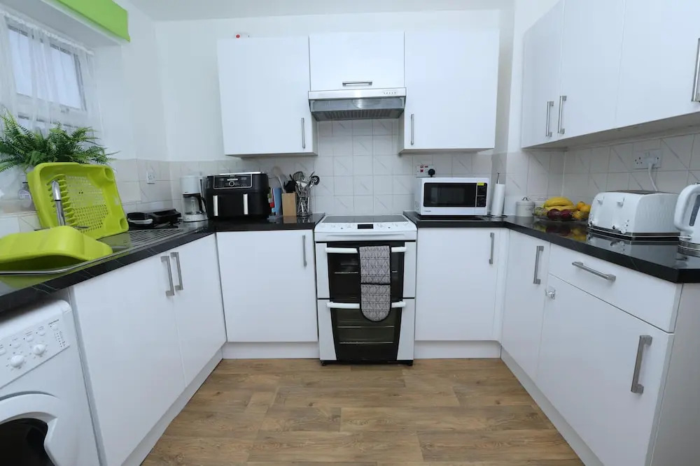 Beautiful 4-bed House in Erith