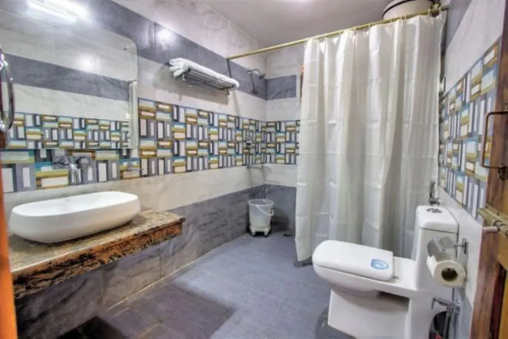Goroomgo Samiru Manali