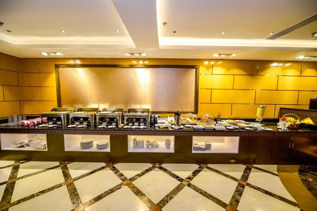 Exquisite Suite Minutes From Al Mamzar Beach