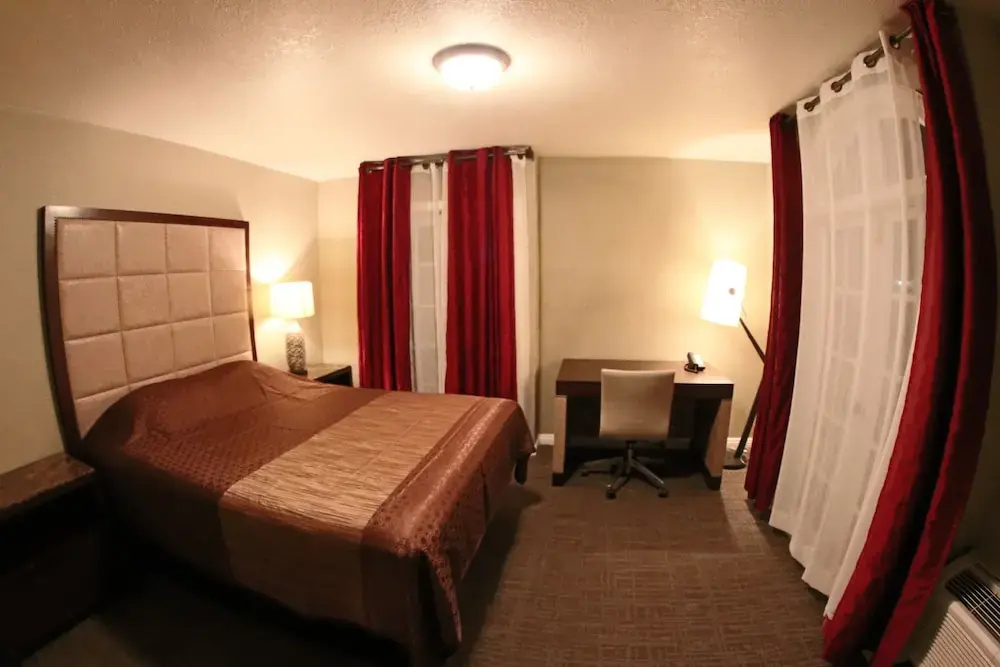 Santa Cruz Inn