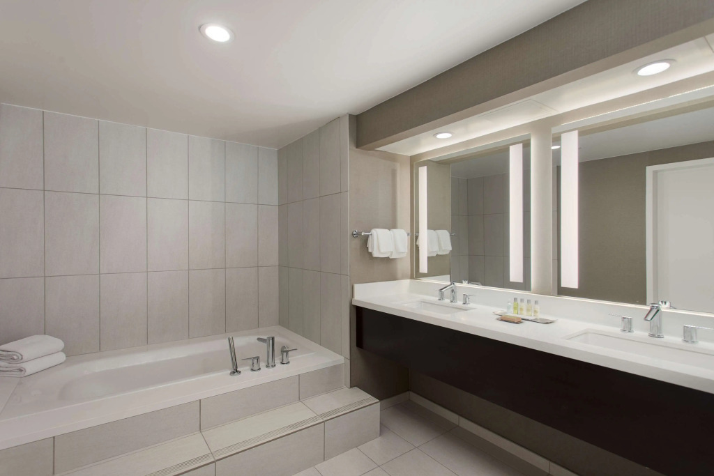 DoubleTree by Hilton Los Angeles Norwalk