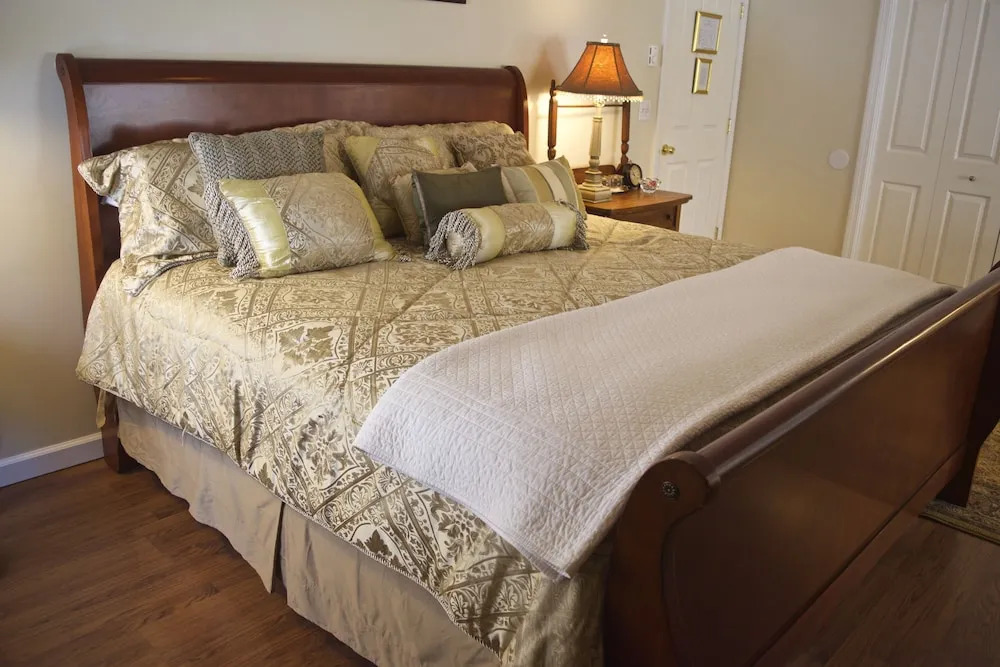 The Pawling House Bed & Breakfast