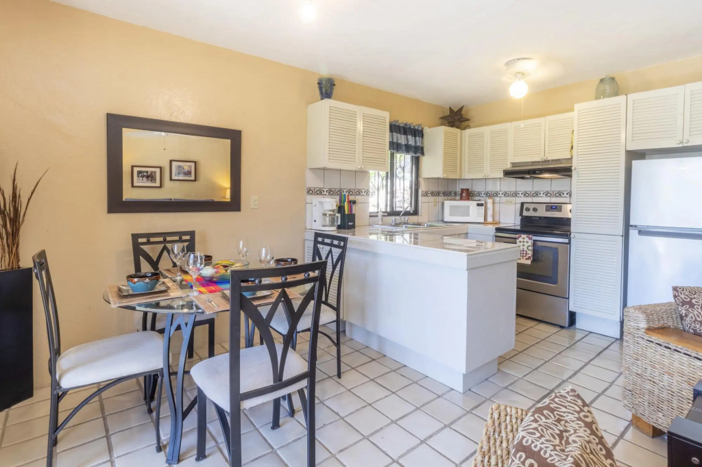 Warm Cozy 1bed Condo Close to Everything Your Los Cabos Home Away From Home