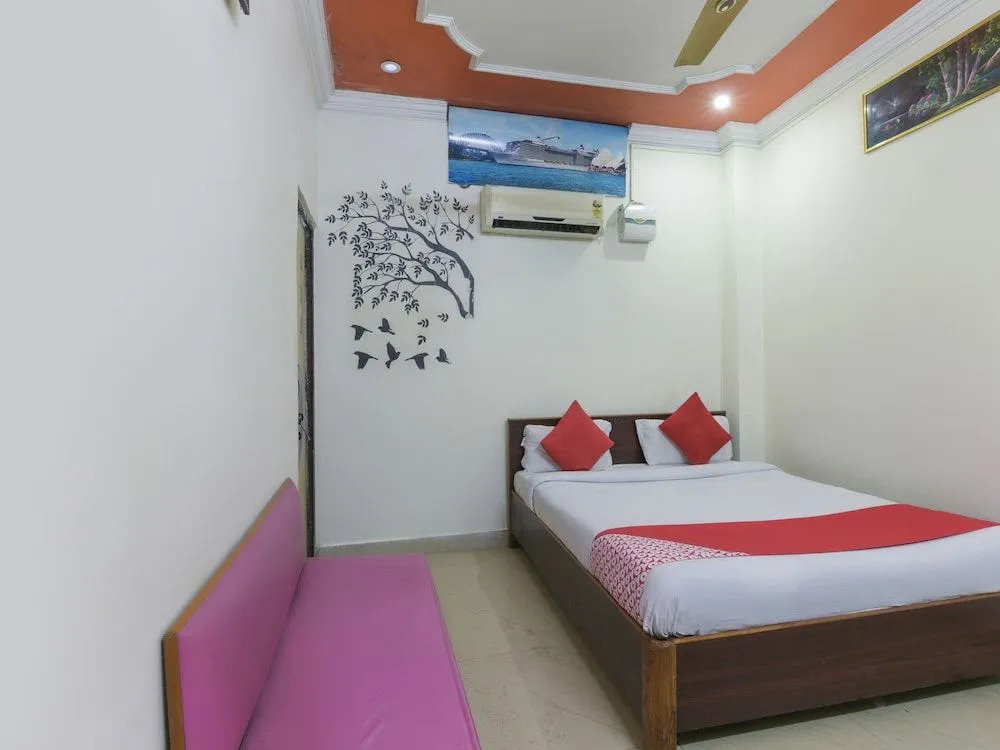 Oyo 4472 Hotel Chandra Deep