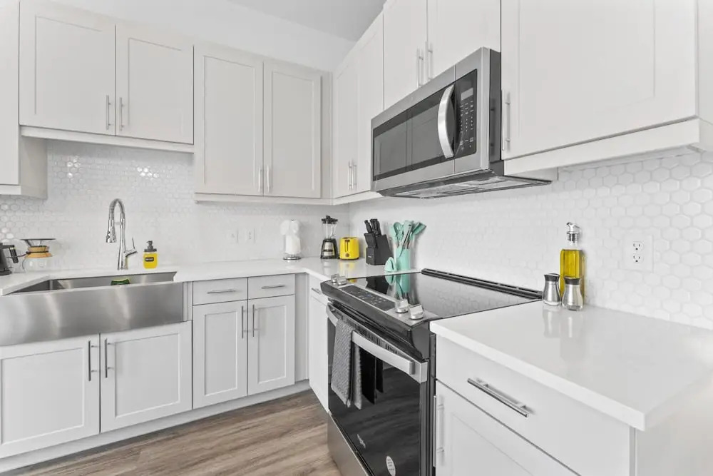 Boho Soco 1BR Queen Suite w Gympickleballlaundry
