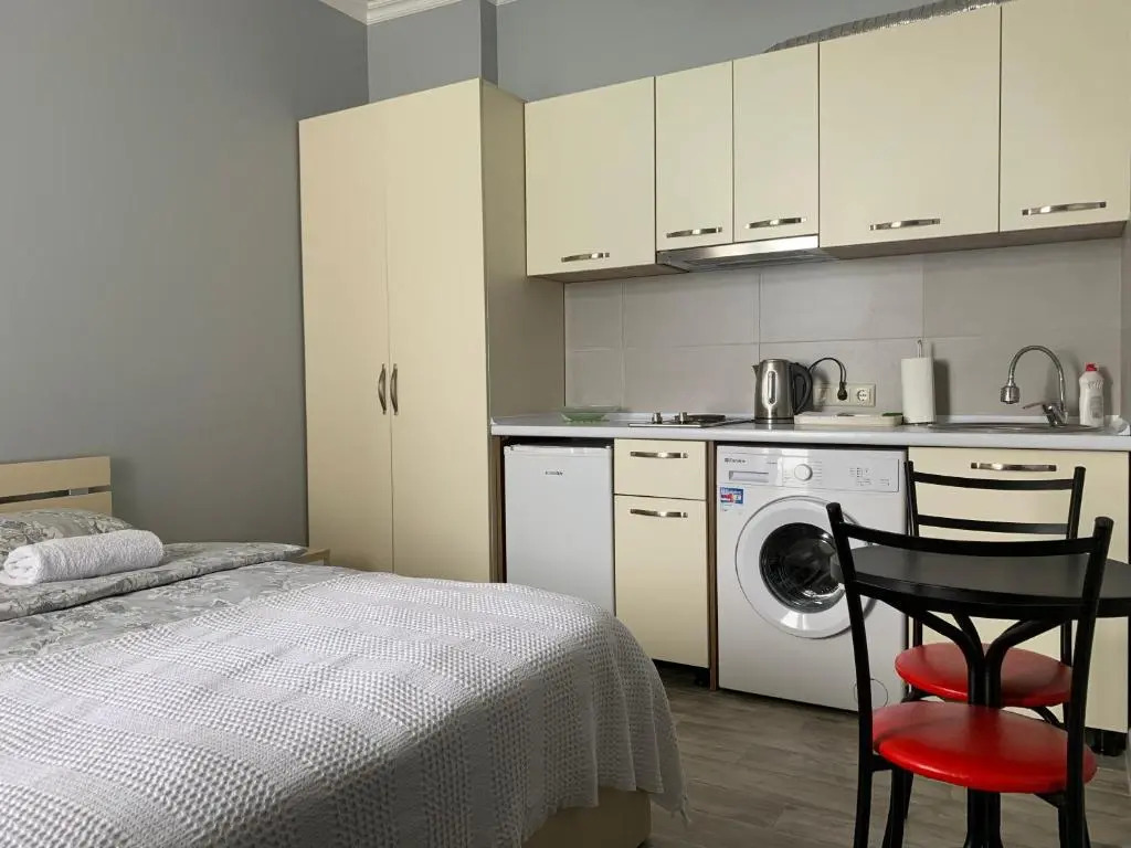 Queen Tamara Apartments