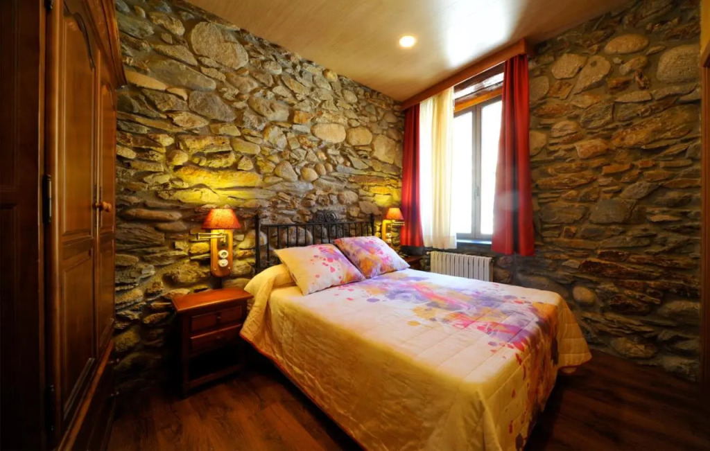 Hostal Vall DAneu by Arcas & Sambola
