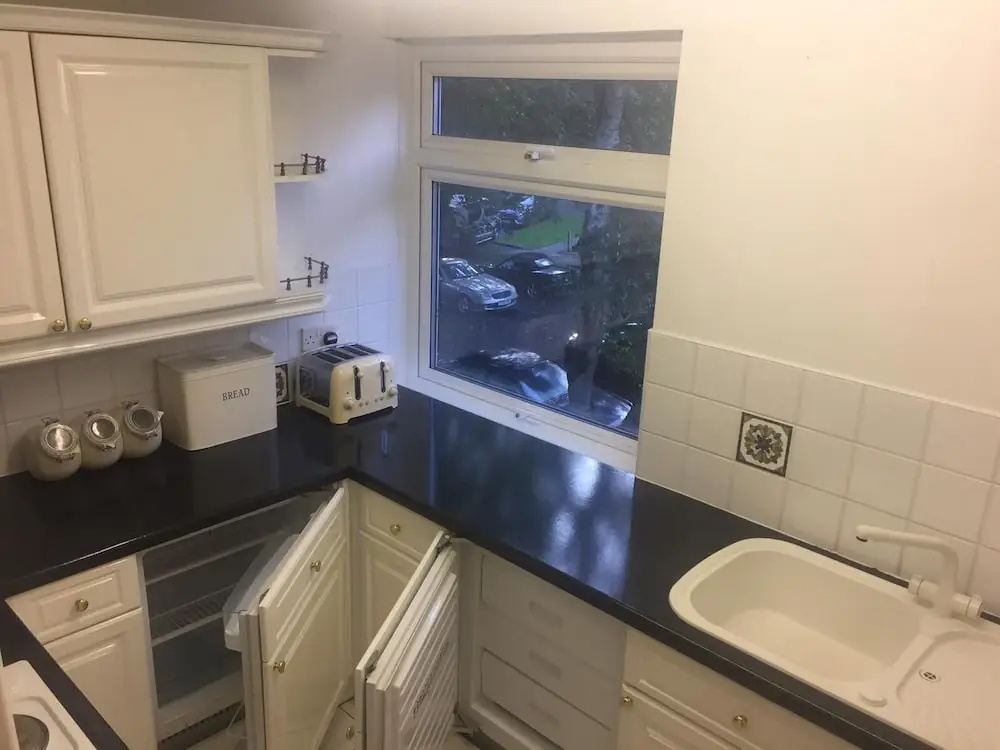 NEW Cosy 1BD Flat in the Heart of Llandough -wales