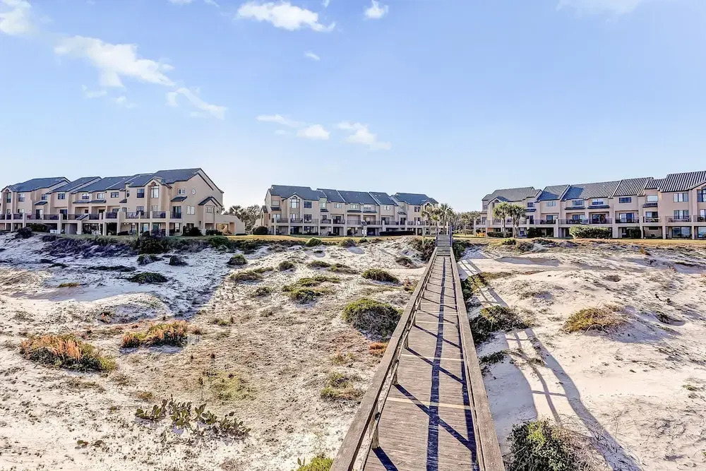 Sailmaker 203 Lovely 2BR Oceanfront Patio Pool