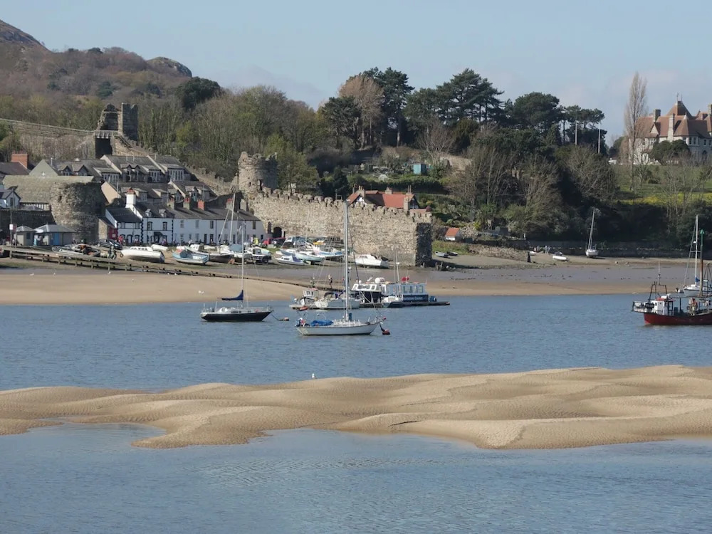 11 Deganwy Beach