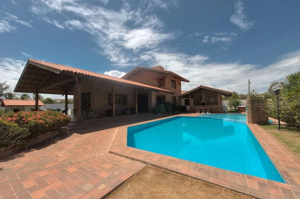 House with Hot Tub in Porto das Dunas