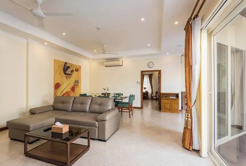 Luxury 3BR Pool Villa Pratamnak Soi5-50m to Beach